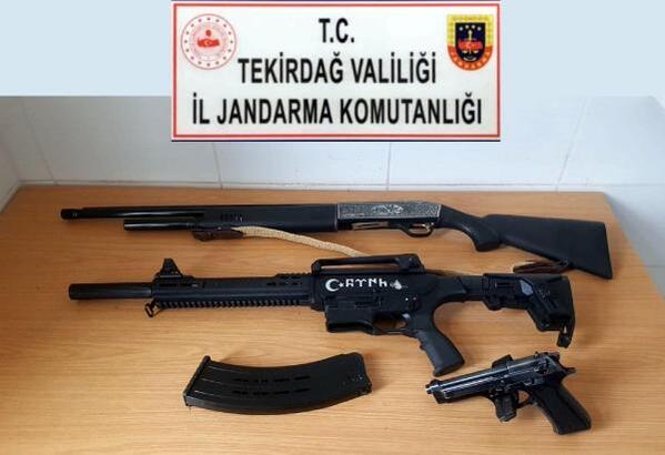 Kapaklı’da ‘Huzurlu Sokaklar ve Narkotik Suçları’ Uygulaması Tekirdağ'ın Kapaklı ilçesinde jandarma ekipleri tarafından 'Huzurlu sokaklar ve narkotik