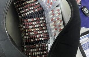 Tekirdağ'ın Çorlu ilçesinde polisin ihbar üzerine durdurduğu minibüste 3 bin