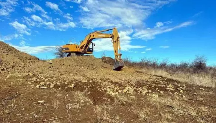 Tekirdağ'ın Malkara ilçesinde, 1'inci derece SİT alanında iş makinesi ile