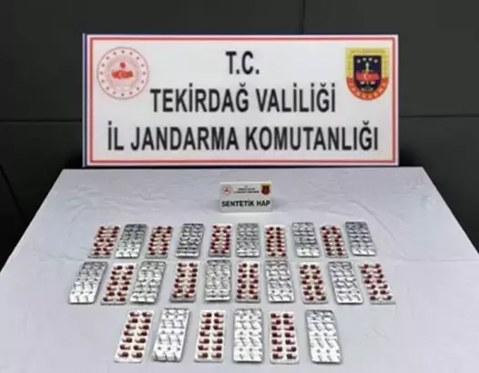 Uyuşturucu Operasyonlarında 5 Gözaltı Tekirdağ'ın 3 ilçesinde jandarmanın düzenlediği operasyonlarda uyuşturucu maddeler ele geçirildi,