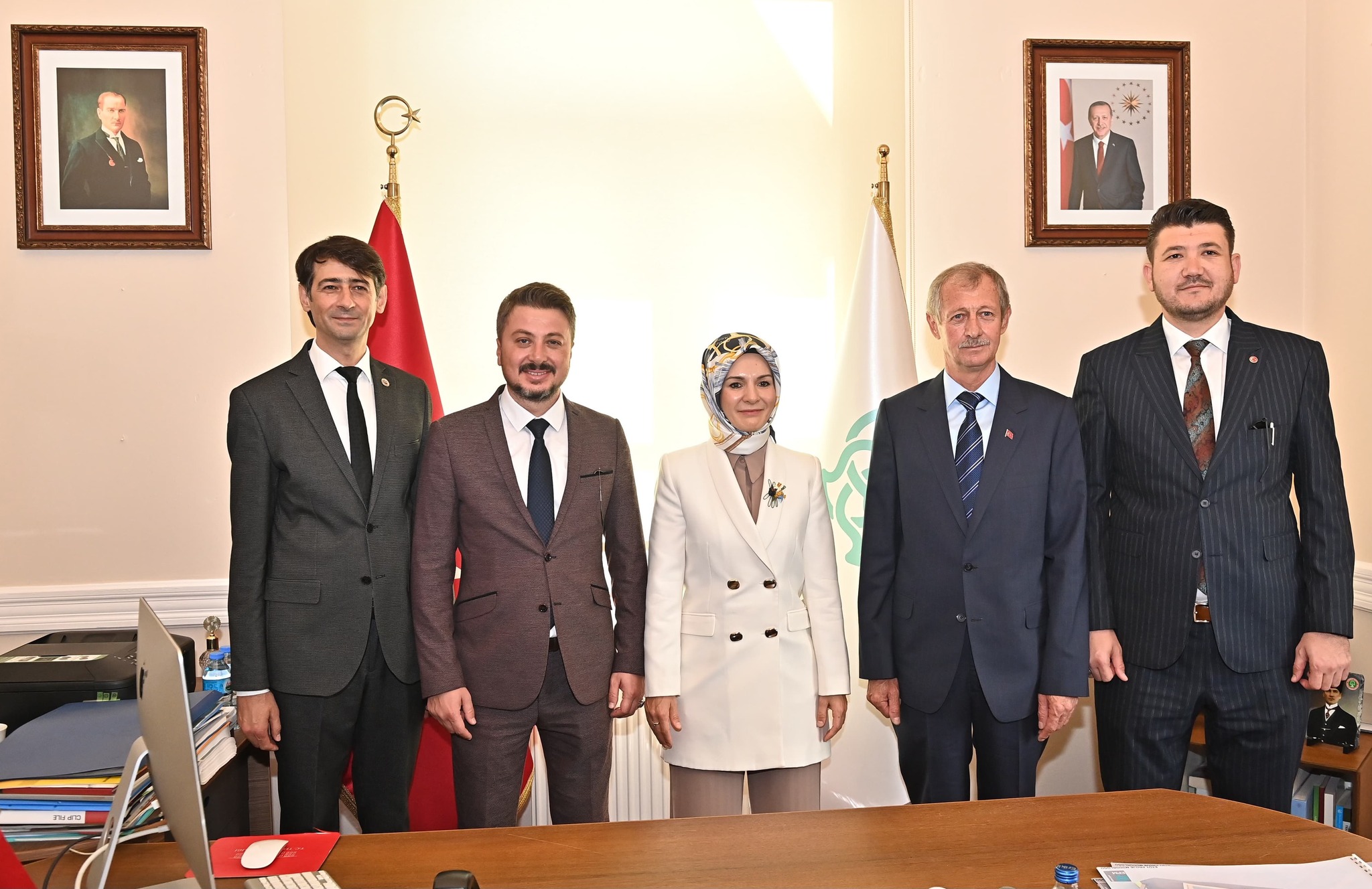 Bakan Göktaş’tan Uzunlar’a Ziyaret Süleymanpaşa Belediye Başkanı Hüseyin Uzunlar, Aile ve Sosyal Hizmetler Bakanı