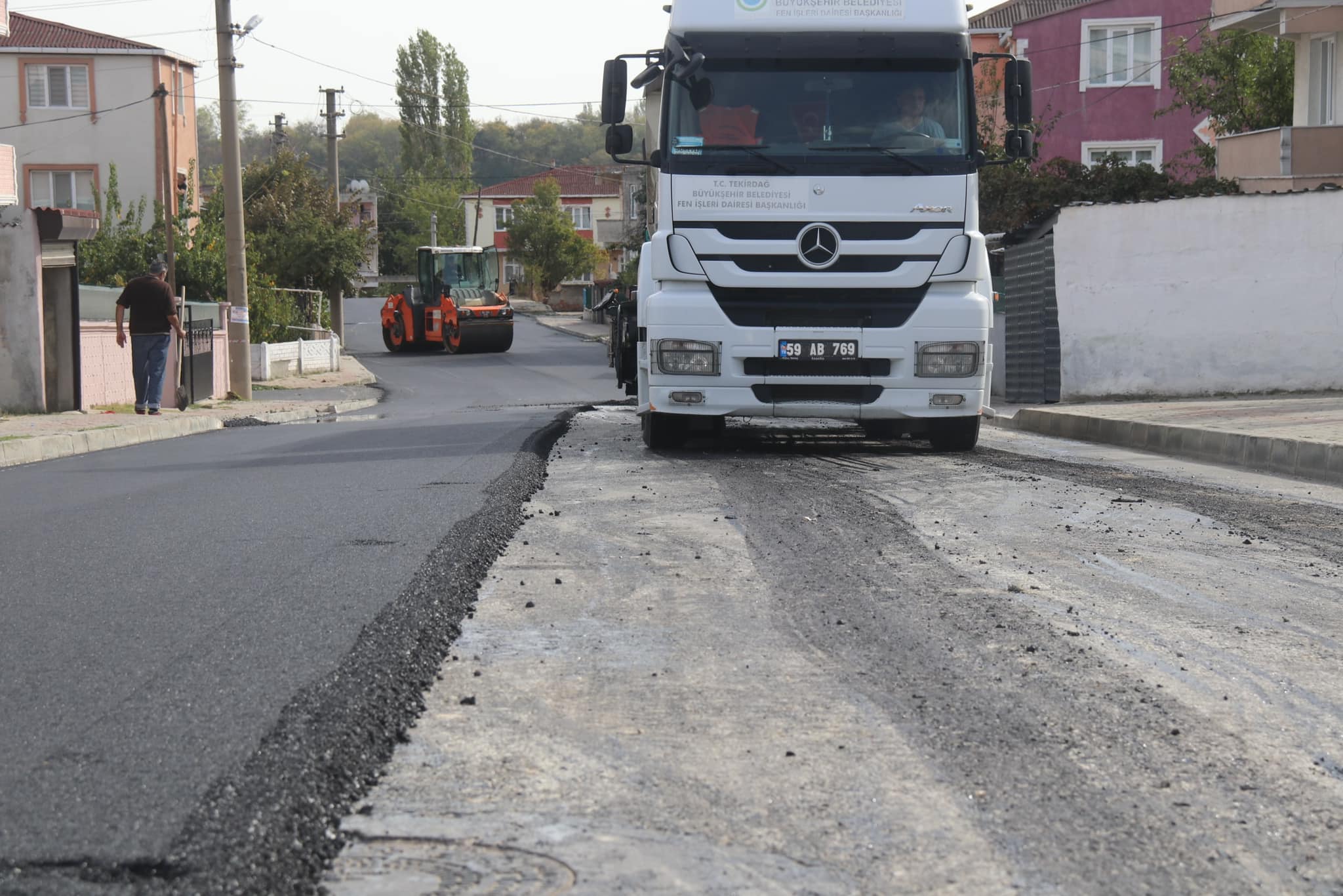 Ergene Cem Sultan Caddesi Asfaltlanıyor Ergene’de Yeşiltepe Mahallesi Şehit Onbaşı Recep Bekir Caddesi ve İsmail