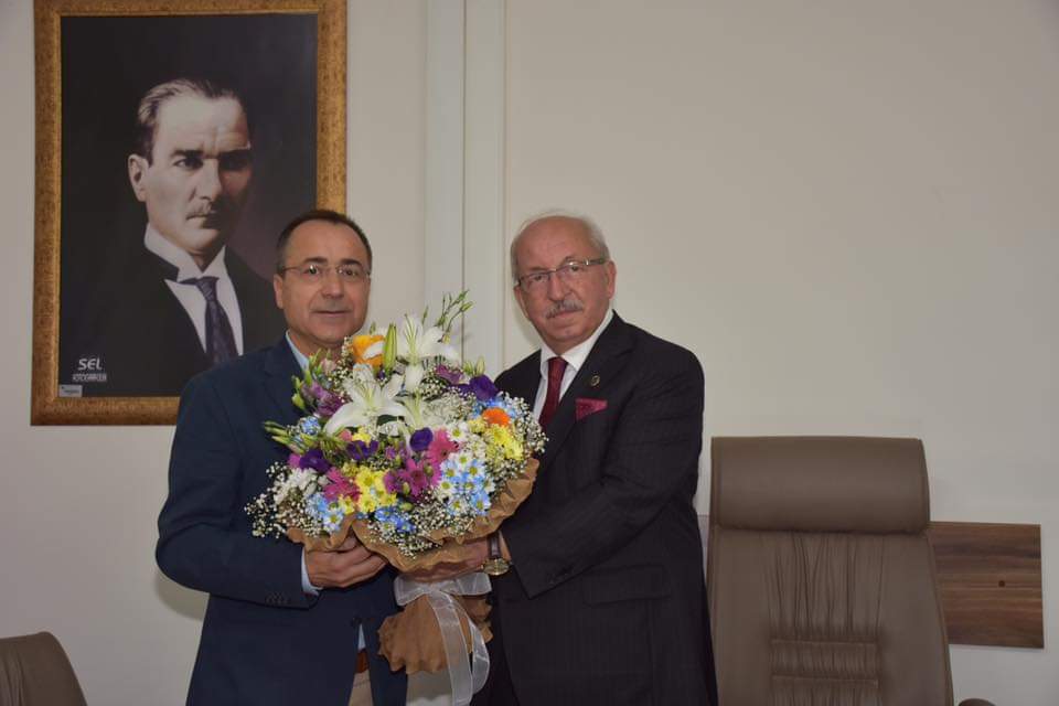 Tekirdağ Büyükşehir Belediyesi tarafından Süleymanpaşa ilçesi Kumbağ mahallesinde kalan depremzedelere