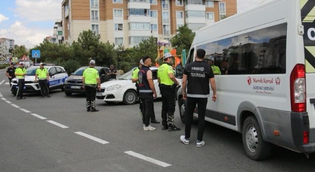 Tekirdağ'da okulların açılması ile birlikte, okul servislerinin yetersiz olması nedeniyle