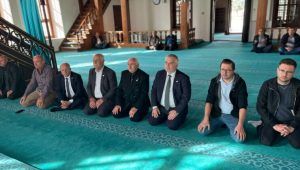 İYİ Parti Tekirdağ İl Başkanlığı Atatürk başta olmak üzere silah