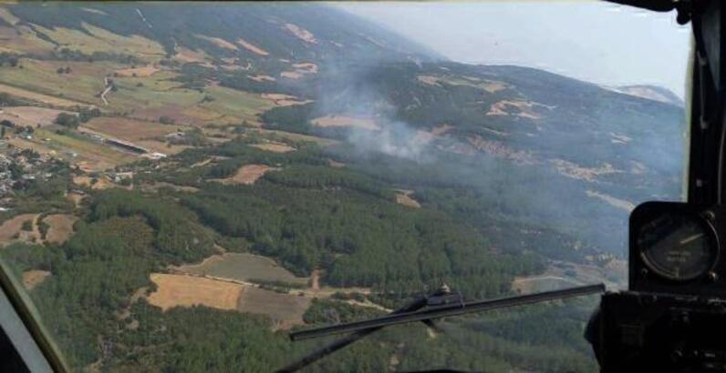 Şarköy ilçesinde çıkan orman yangını, ekiplerin, havadan ve karadan müdahalesiyle yaklaşık