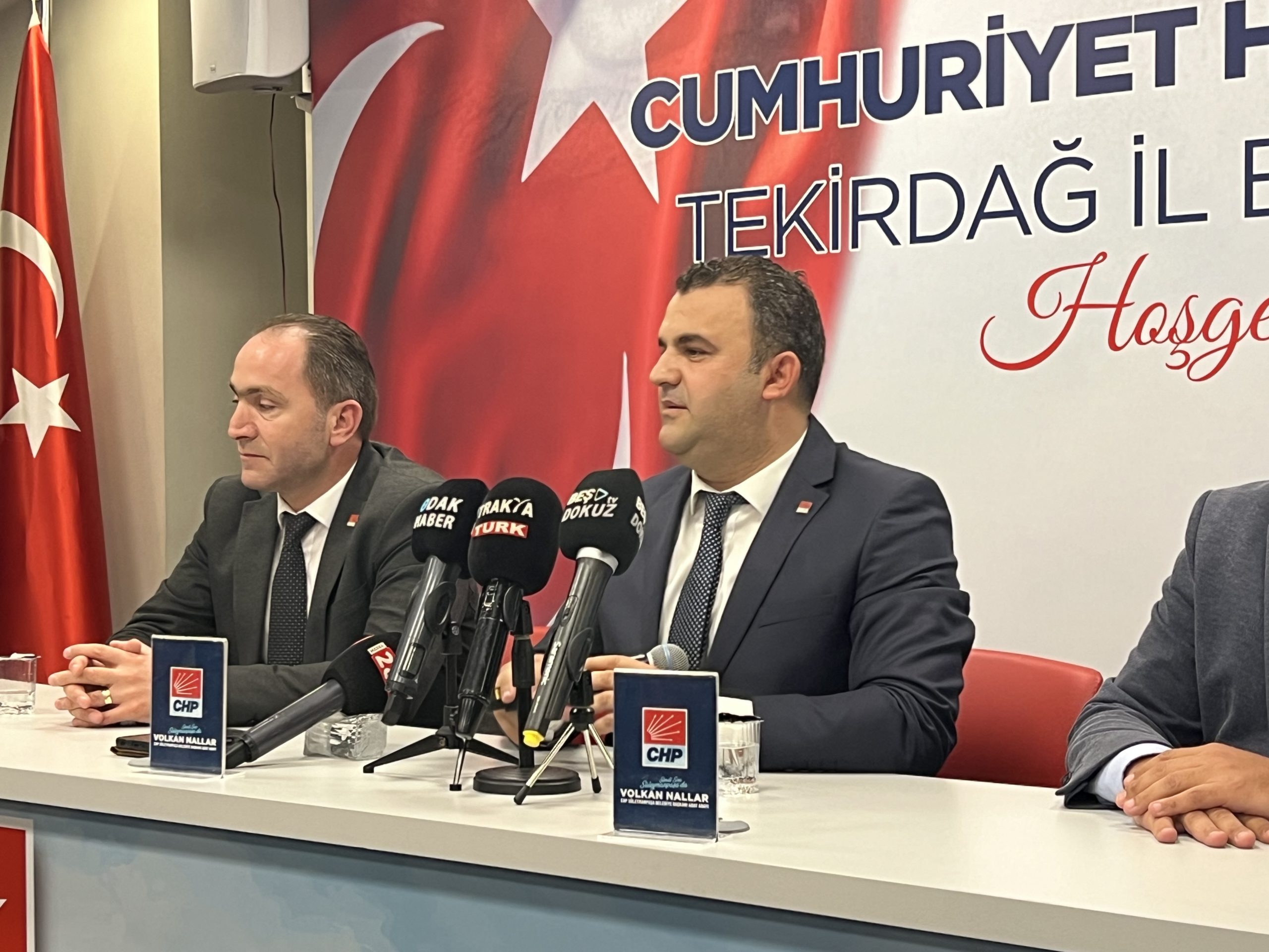 Volkan Nallar aday adaylığını yoğun katılımla açıkladı Nallar açıklamasında şunları ifade etti. Sevgili Cumhuriyet Halk Partisi Ailem,