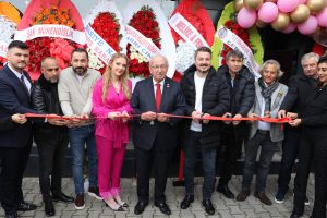 Tekirdağ'ın Süleymanpaşa ilçesinde, Yana Silahtaroğlu Photography açılışı gerçekleştirildi. 