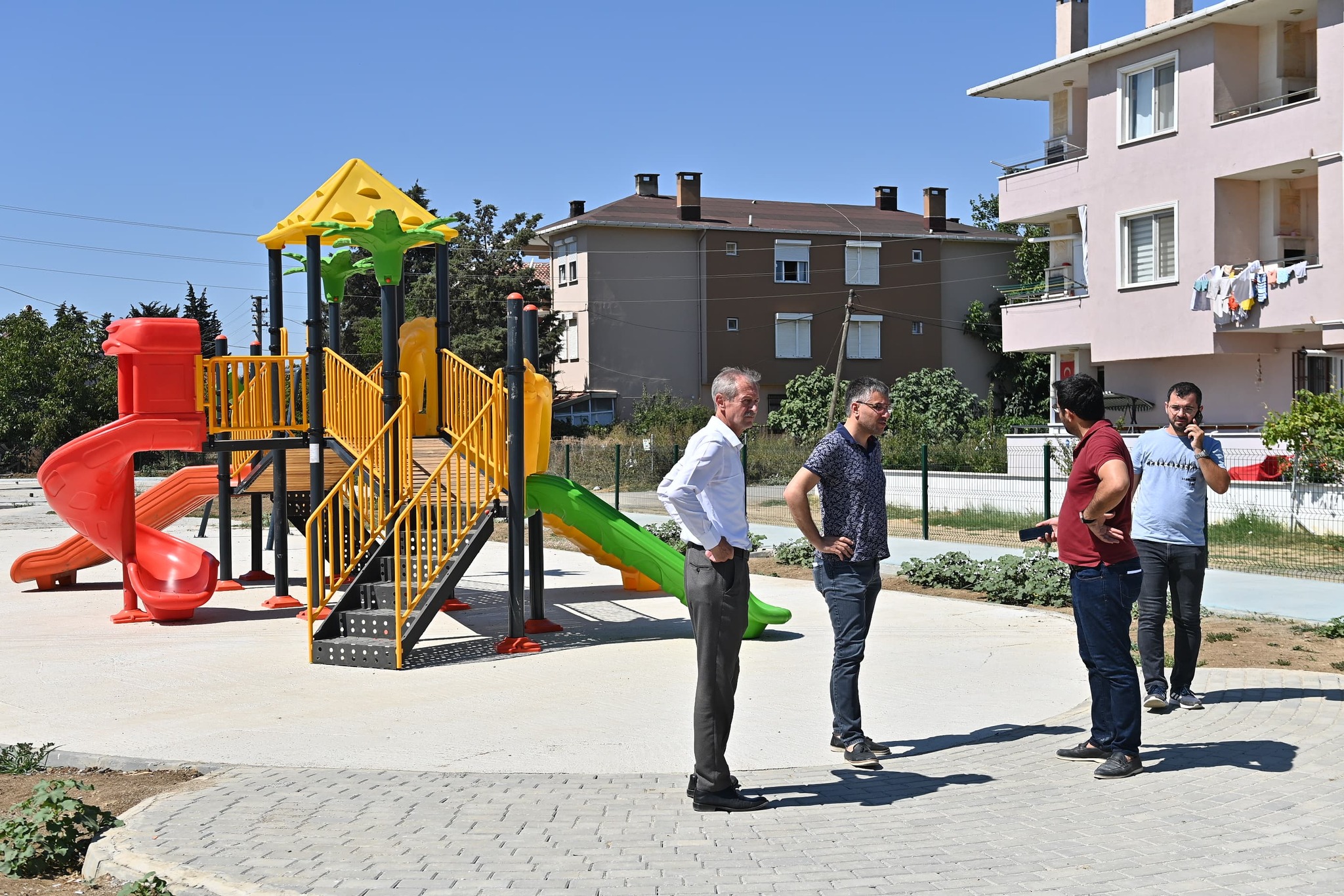 Süleymanpaşa Belediye Başkanı Hüseyin Uzunlar, Barbaros ve Kumbağ Mahallesi’nde yapımı