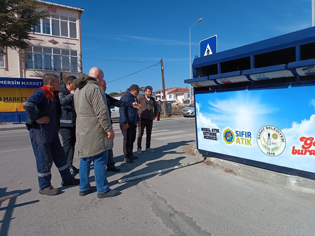 Mobil Atık Getirme Merkezi’nin İkincisi Ayaspaşa’ya yerleştirildi Saray Belediyesi’nin öz kaynaklarıyla sıfır atık çalışmaları kapsamında hayata geçirdiği