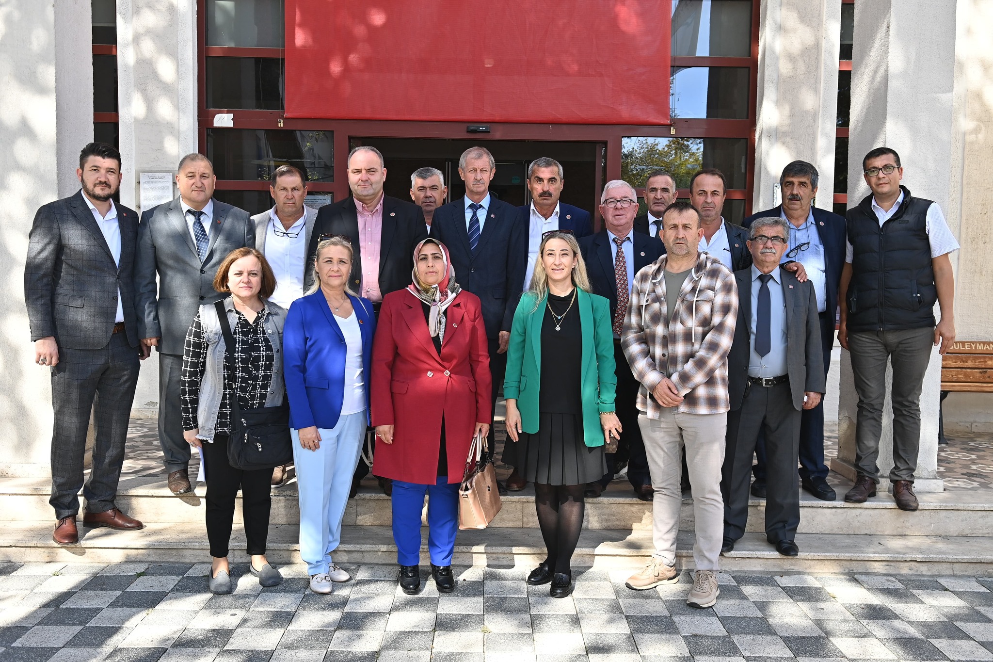 Süleymanpaşa Belediye Başkanı Hüseyin Uzunlar, Muhtarlar Günü dolayısıyla kendisine ziyaret