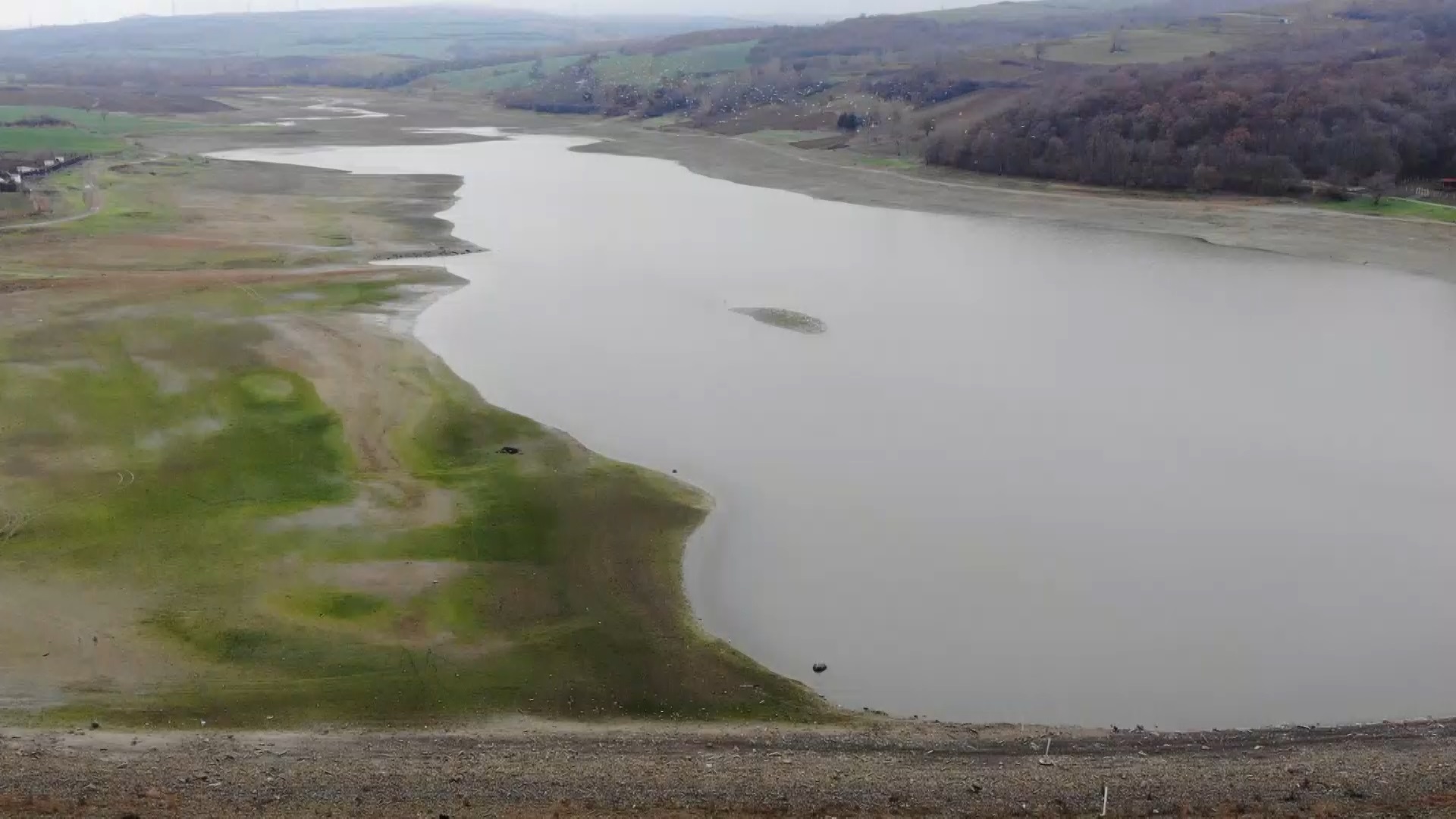 Tekirdağ’ın Süleymanpaşa ilçesine bağlı Bıyıkali Mahallesinde bulunan Bıyıkali Gölet’i yağmurların