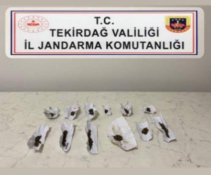 Tekirdağ’da il jandarma ekipleri tarafından düzenlenen operasyonda 2 şüpheli yakalandı.
