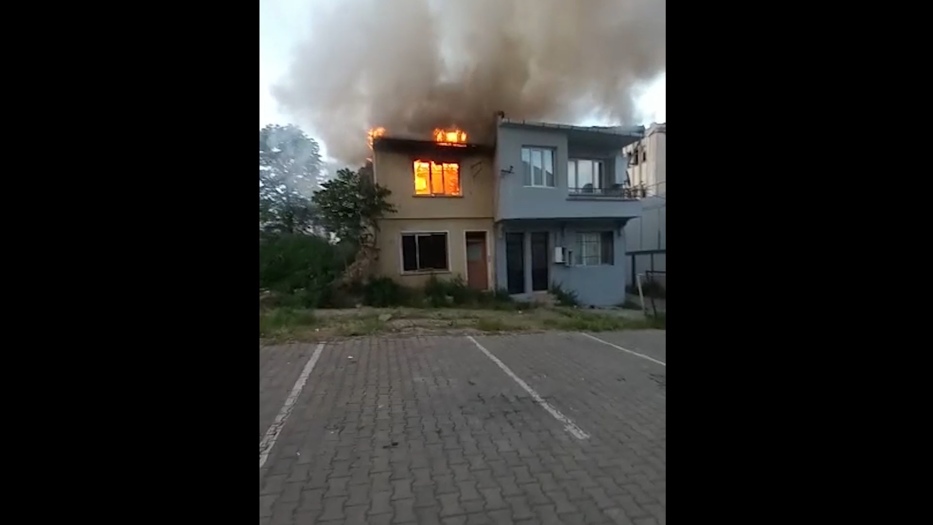 Tekirdağ Süleymanpaşa İlçesi Ortacami mahallesinde bulunan bir metruk bina biranda