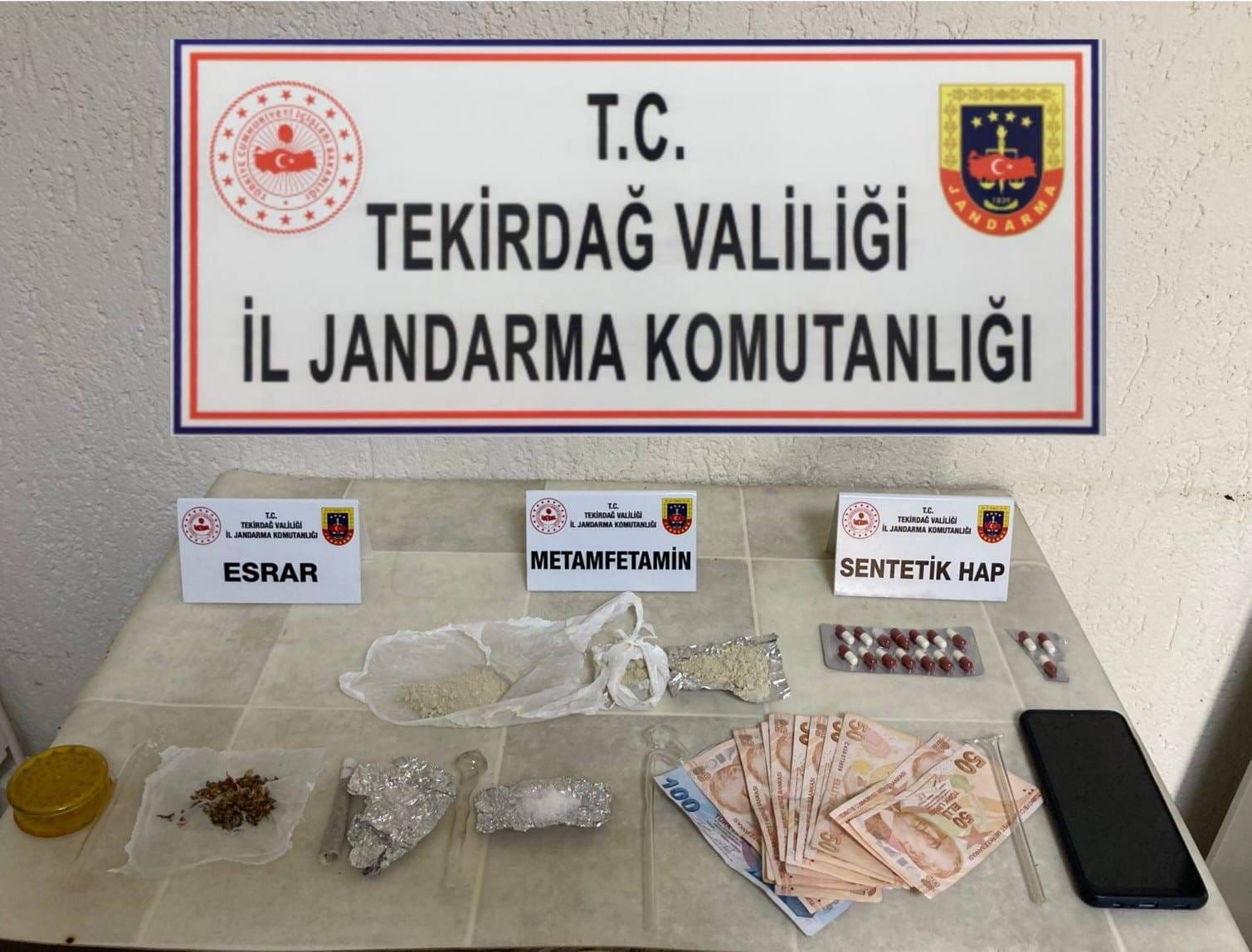Jandarmadan Uyuşturucu Operasyonu, 6 Gözaltı Tekirdağ’da uyuşturucu ticareti yaptığı belirlenen 6 zanlı jandarma tarafından gözaltına