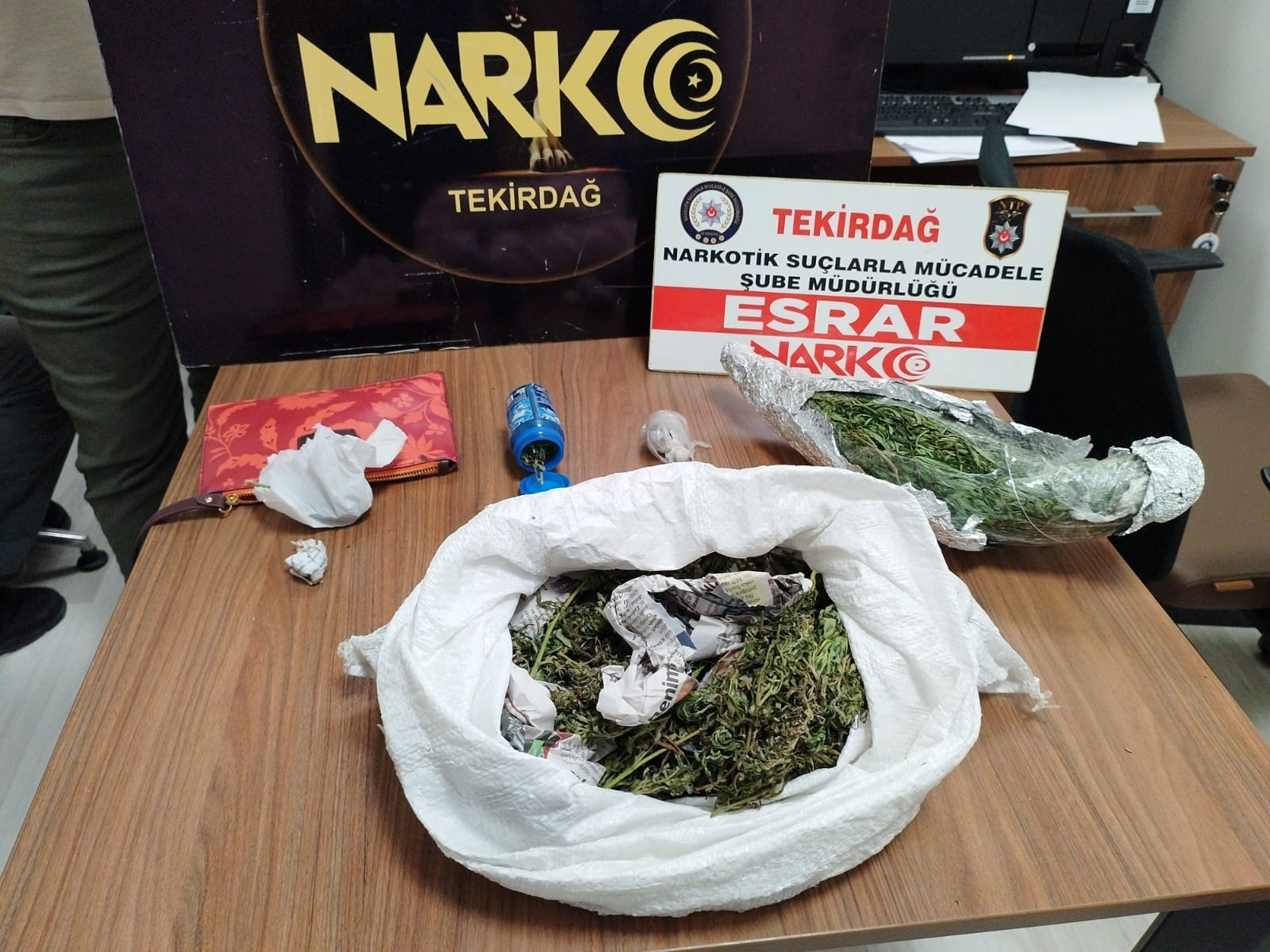 Tekirdağ İl Emniyet Müdürlüğü ekipleri tarafından gerçekleştirilen operasyonda 1 kilogram