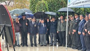 Tekirdağ’ın düşman işgalinden kurtuluşunun 101. Yılı nedeniyle, Tekirdağ Valiliği önünde
