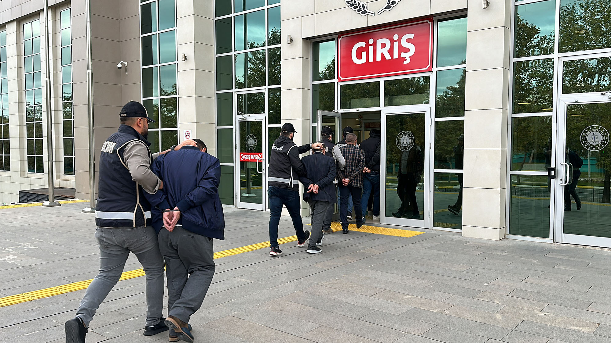 Tekirdağ İl Emniyet Müdürlüğü ekipleri, Tekirdağ merkezli 8 ilde eş