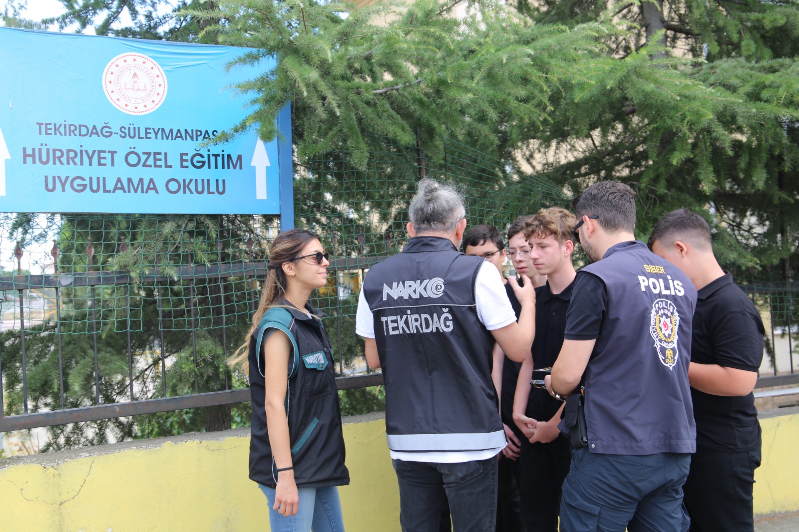 Tekirdağ Emniyetinden Okul Önlerinde Denetim Tekirdağ İl Emniyet Müdürlüğü, 2023-2024 Eğitim Öğretim yılının başlaması üzerine