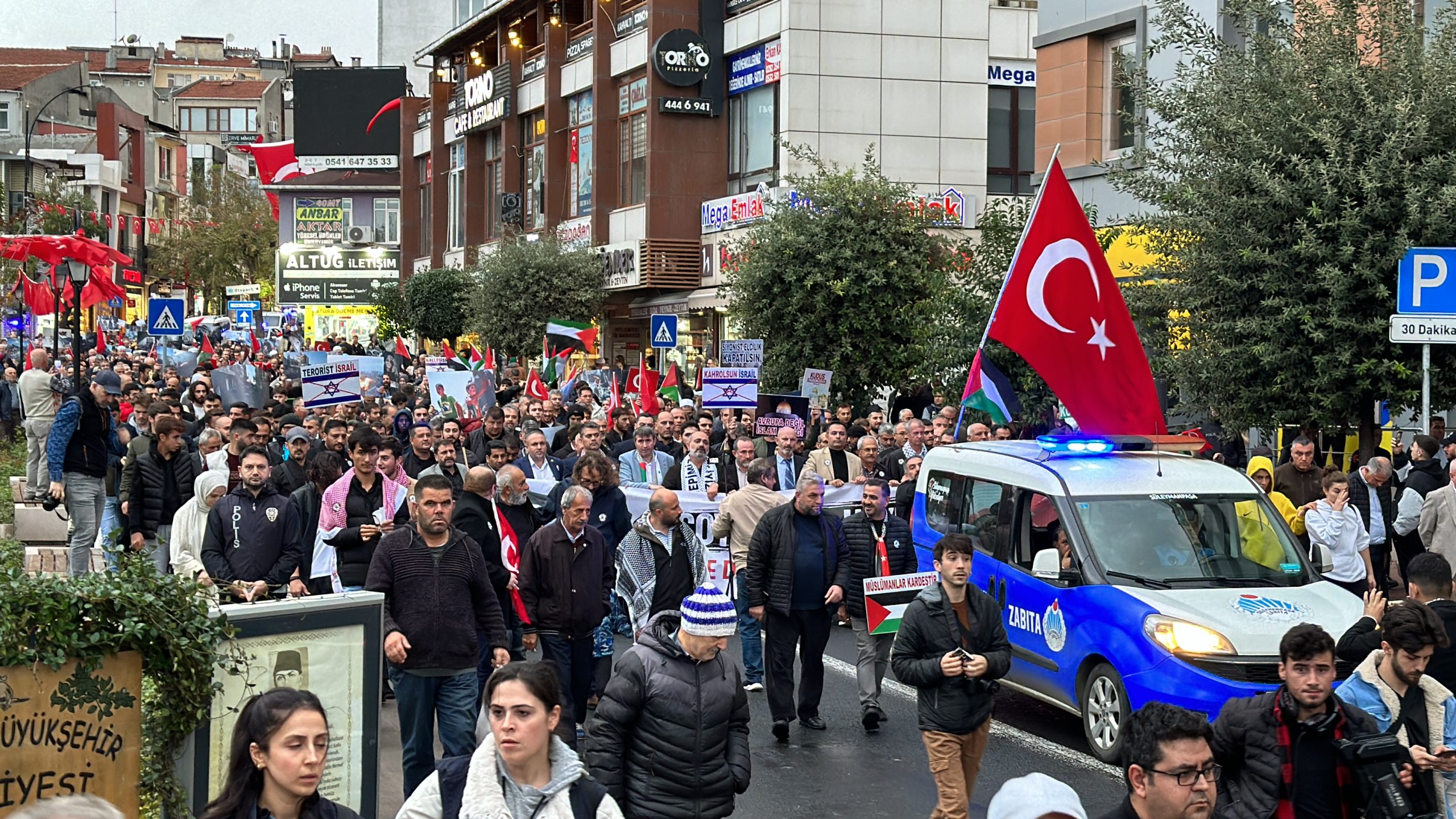 Tekirdağ’da bulunan STK’lar, İsrail’in Gazze’de gerçekleştirdiği saldırılara dikkat çekmek için