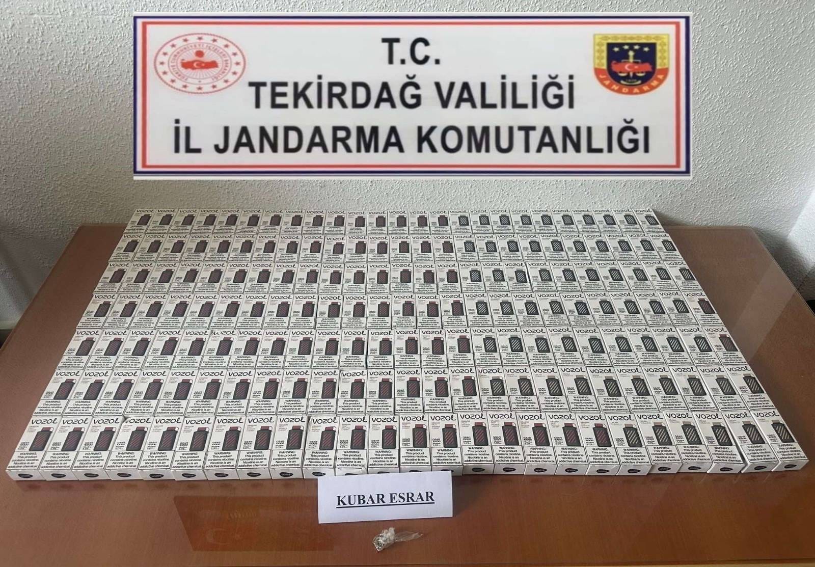 210 Bin Değerinde Elektronik Sigara Yakalandı Tekirdağ’ın Marmaraereğilisi ilçesinde 210 bin lira değerinde elektronik sigara ele