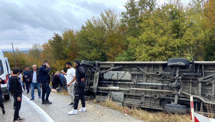 Yolcu Minibüsü Devrildi; 16 Yaralı Tekirdağ’ın Şarköy ilçesinde meydana gelen feci kazada yolcu minibüsü devrildi.