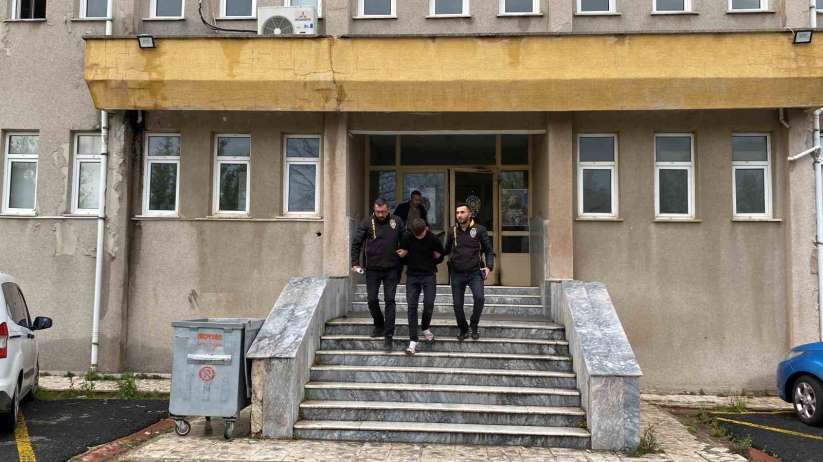Çorlu’da Polisi Vuran Saldırgan Tutuklandı Tekirdağ Çorlu'da polisin kimlik kontrolüne karşı çıkarak, kaçarken ateş açtığı