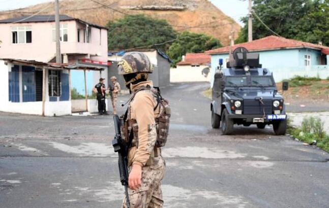 Tekirdağ'ın Çorlu ilçesinde, polisin uyuşturucu satıcılarına yönelik düzenlediği 'Şeker' adı