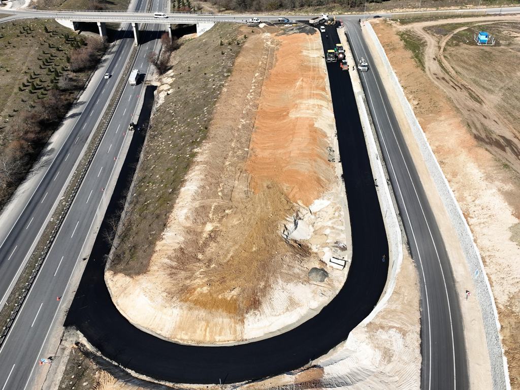 Tepe İstanbul Bağlantı Yolu Projesi’nde Çalışmalar Devam Ediyor Tekirdağ Büyükşehir Belediyesi tarafından yapımı devam eden Cumhuriyet Mahallesi Tepe